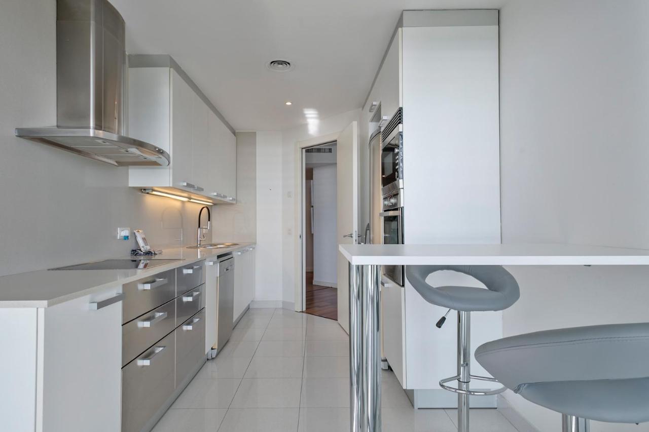 Alcam Llum Deluxe Apartment Барселона Екстериор снимка